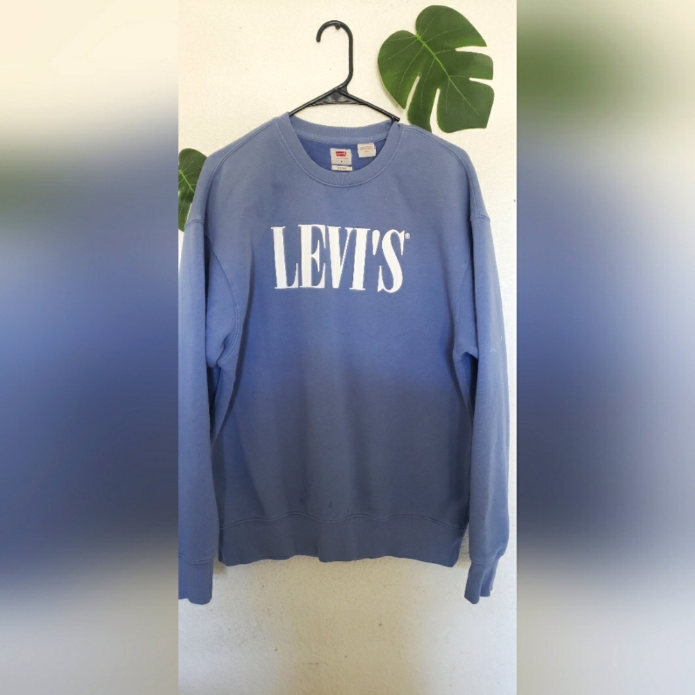 Levi's sweater size M